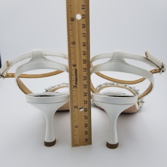 Badgley Mischka Telissa Kitten Heel Sandals, Soft White, Women's Size 9.5 - Picture 13 of 16